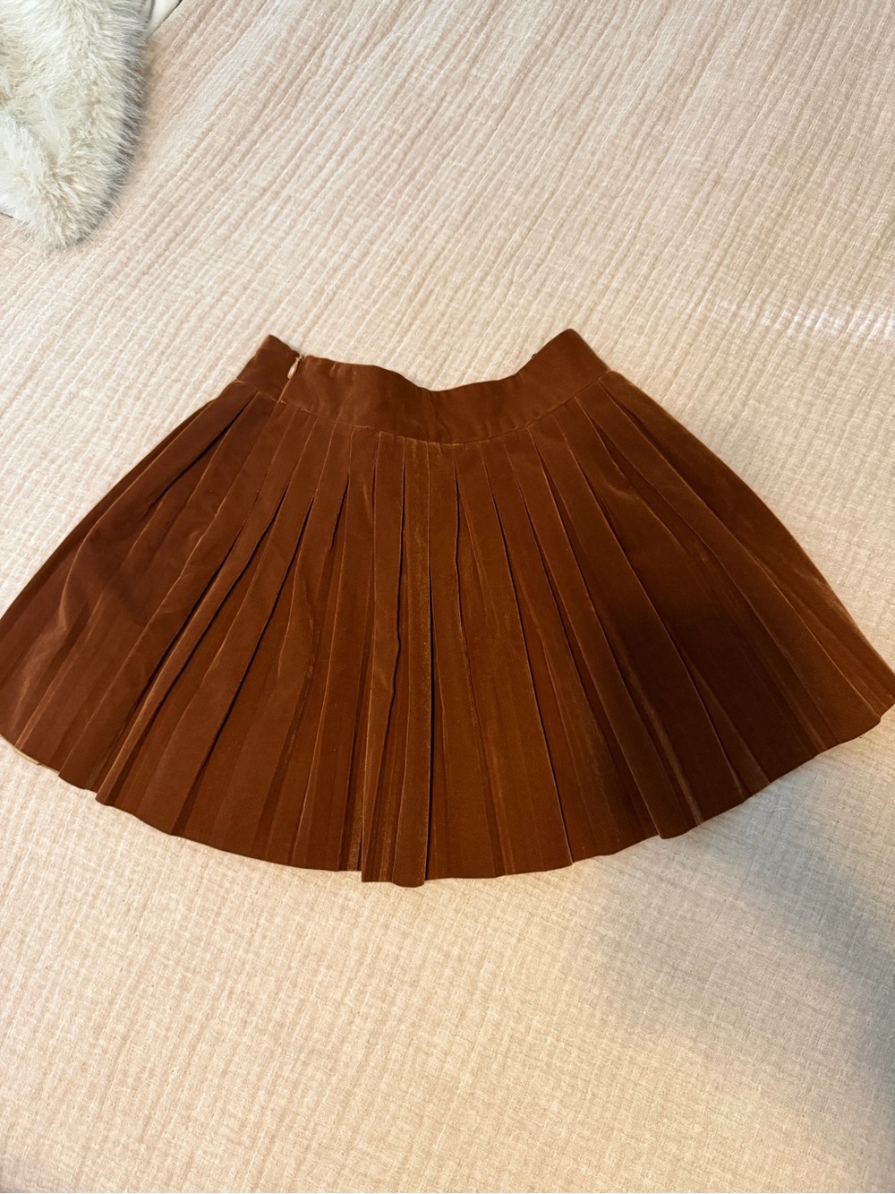 BURBERRY Velvet Pleated Mini Skirt in Rich Caramel Brown - Picture 4 of 5